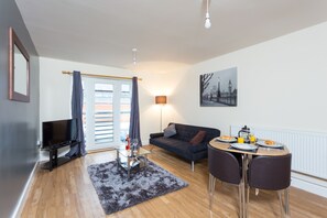 TV - Deluxe Apartment.... (Derby)