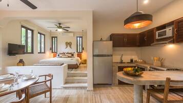 Villa estándar, 2 habitaciones, para no fumadores | Cocina privada | Refrigerador, microondas, horno y cafetera y tetera