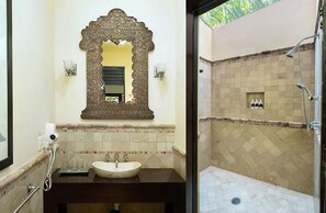 Villa estándar, 6 habitaciones, para no fumadores | Baño | Amenidades de baño gratuitas y toallas 