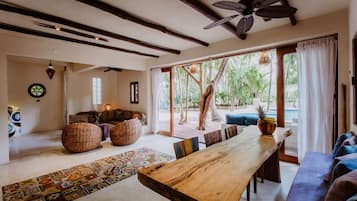 Standard Villa, 3 Bedrooms, Non Smoking | In-room dining