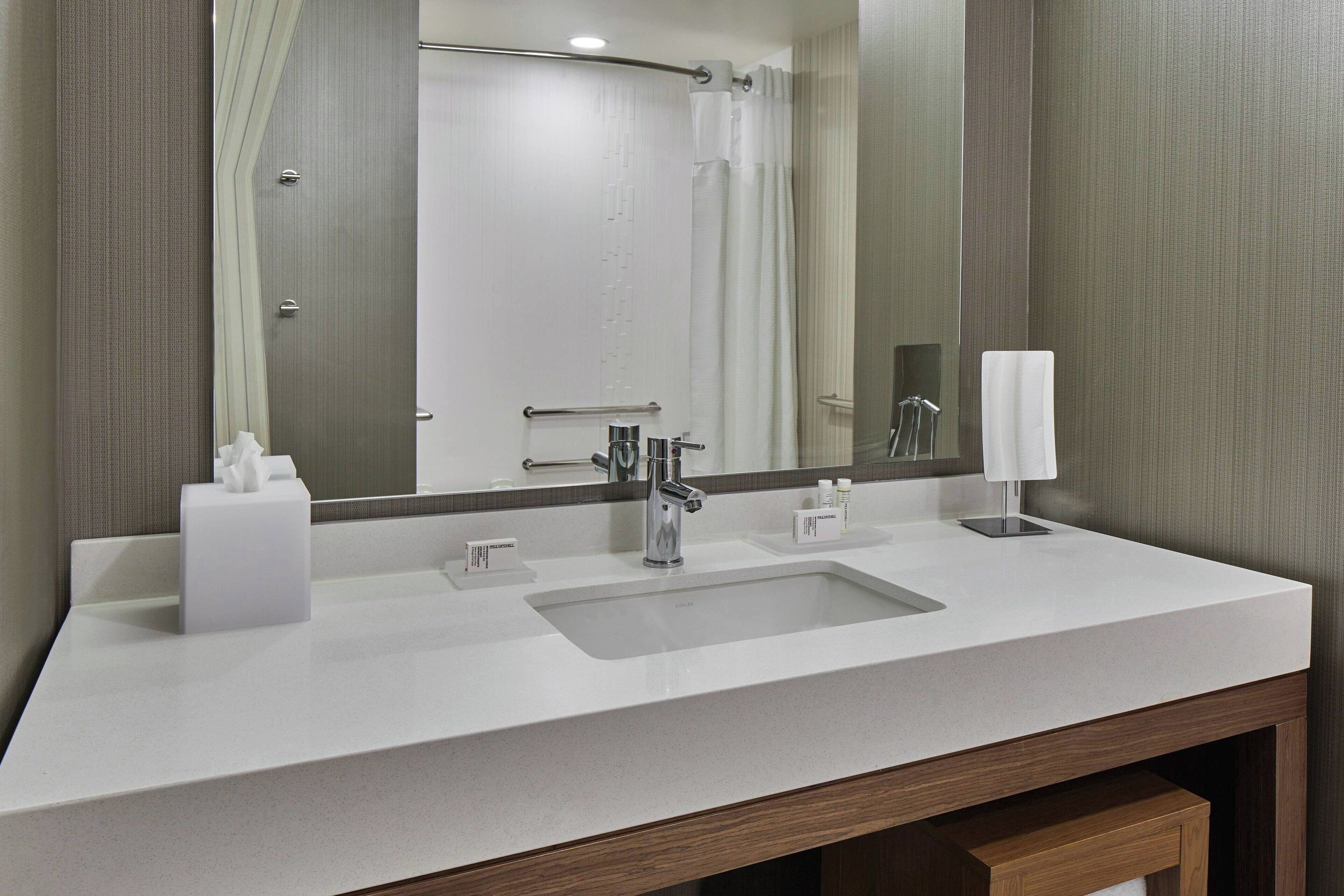 free toiletries, hair dryer