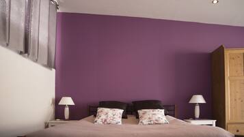 1 bedroom, travel crib, free WiFi, bed sheets