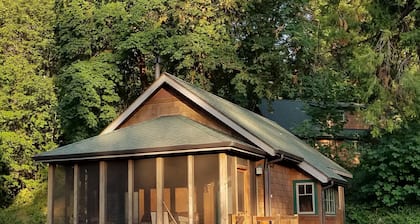 Mckenzie River Cabin im Log Canin Inn