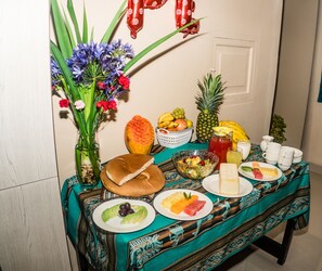 Free daily continental breakfast