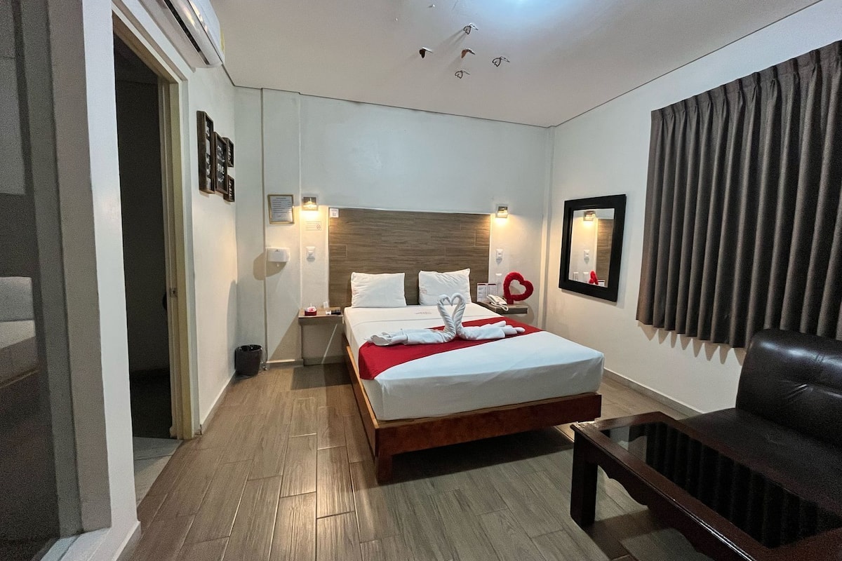 Romantic Double Room | Blackout drapes, iron/ironing board, free WiFi, bed sheets