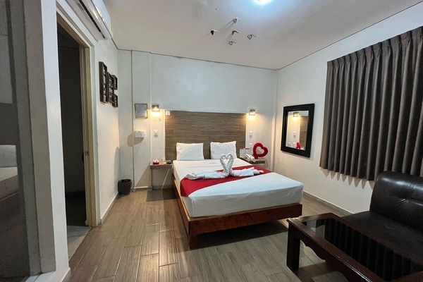 Romantic Double Room | Blackout drapes, iron/ironing board, free WiFi, bed sheets