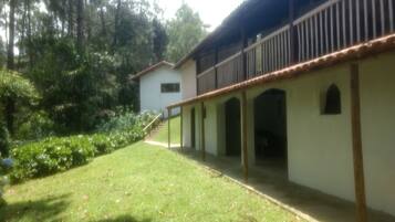 Enceinte de lâhĂ©bergement