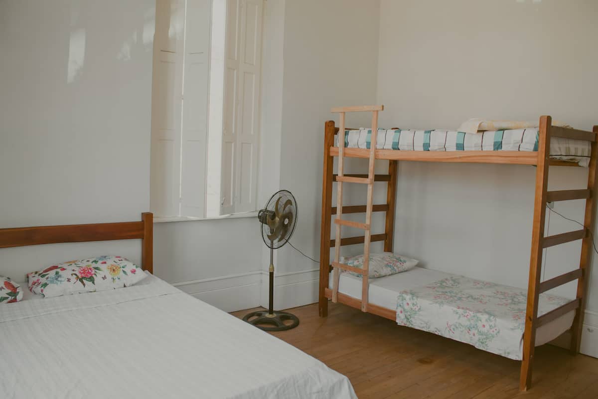 Family Room (para 8 pessoas) | Rollaway beds, free WiFi, bed sheets, wheelchair access