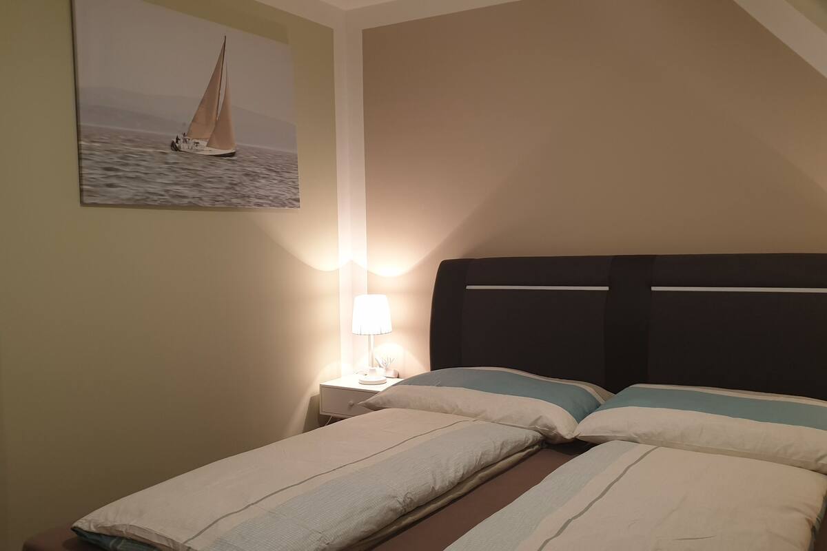 1 dormitorio, ropa de cama de alta calidad, edredones de plumas