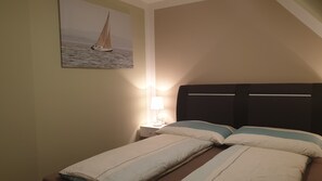 Premium bedding, down duvets, individually decorated, desk - Exquisit Seapoint Apartment (Vienna)