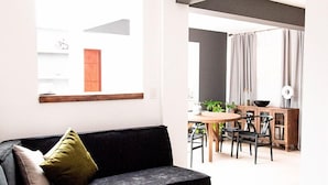 Design Apartment | Living area | LED TV - Casa 8 Amores (Guanajuato)