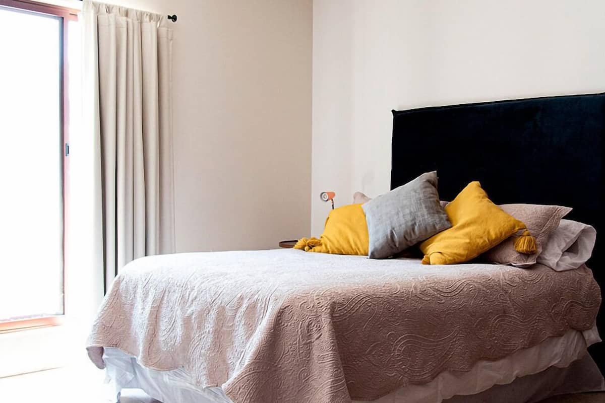 2 habitaciones, tabla de planchar con plancha y wifi gratis 