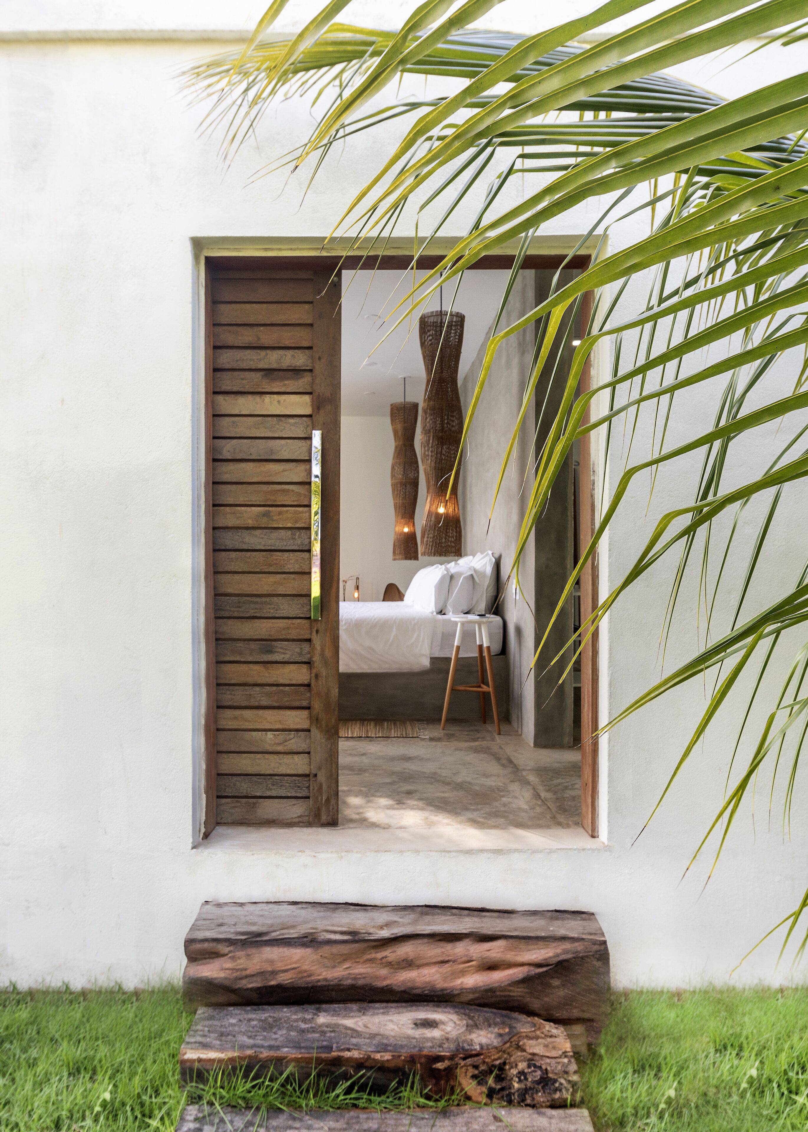 Ropa de cama de alta calidad, colchones con pillow-top y minibar 