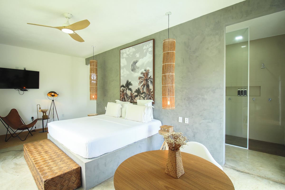 Luxury Suite, 1 King Bed, Sea View, Sea Facing | Premium bedding, pillowtop beds, minibar, blackout drapes