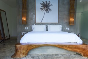 Ropa de cama de alta calidad, colchones con pillow-top y minibar 