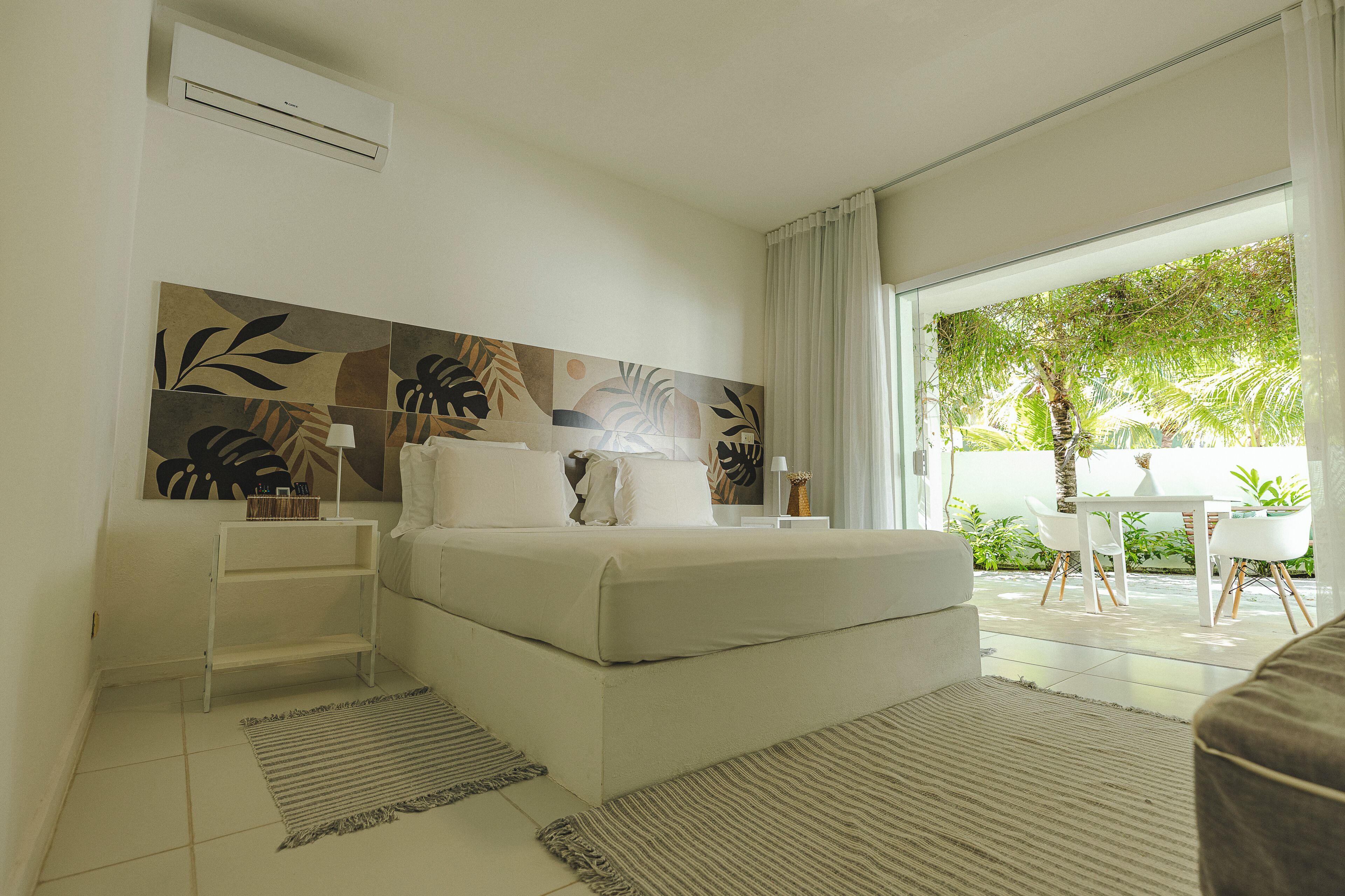 Standard Suite, 1 King Bed, Garden View | Premium bedding, pillowtop beds, minibar, blackout drapes