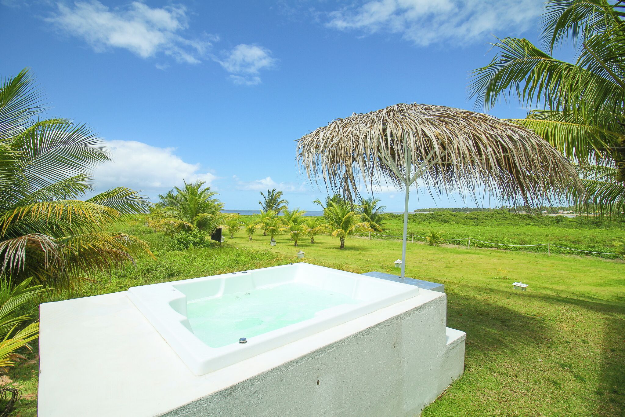 Suíte superluxo, 1 cama King, vista para o mar, de frente para o mar | Banheira de hidromassagem