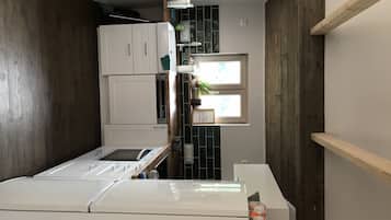 Kühlschrank, Ofen, Herdplatte, Geschirrspüler