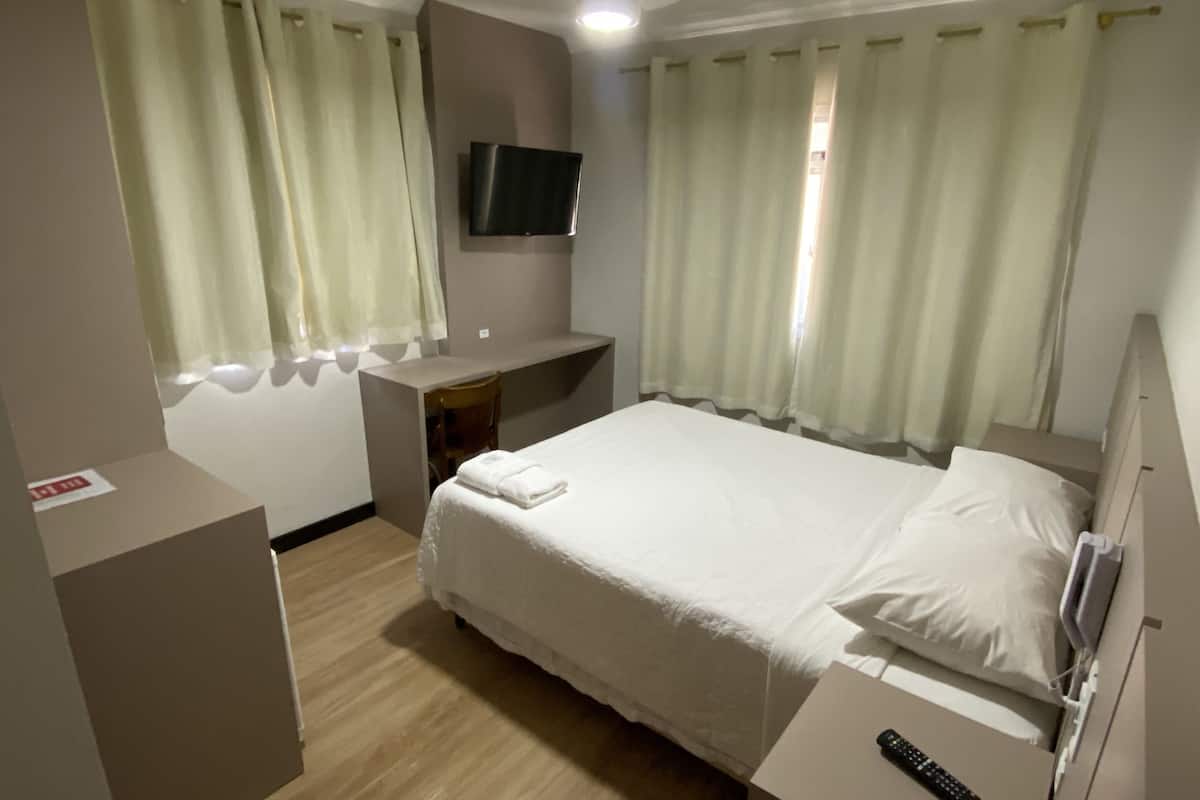 superior room | laptop workspace, iron/ironing board, free wifi, bed sheets
