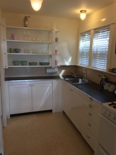 Stunning Capitol Hill View Apartment