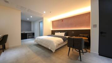 VIP | Blackout drapes, soundproofing, free WiFi