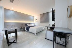 Cortinas opacas, sistema de insonorización, wifi gratis