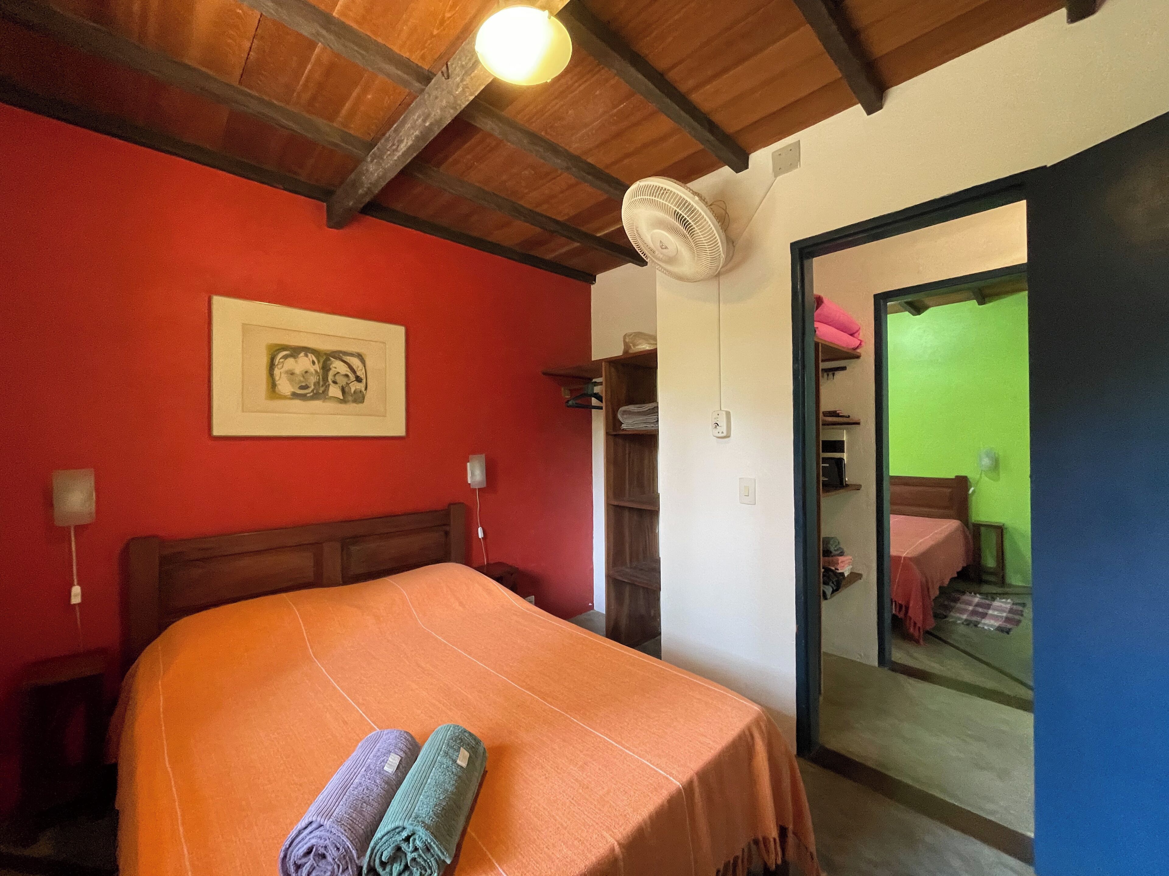 2 bedrooms, travel crib, free WiFi, bed sheets