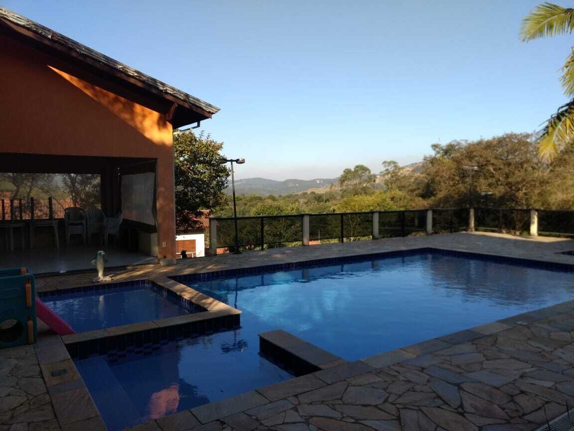 Piscina all'aperto, una piscina riscaldata