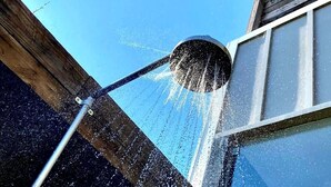 A showerhead with water spraying down. - BEAUTIFULL VINEYARD HOUSE (CASA MAZAHUA)  IN VALLE DE GUADALUPE (VALLE DE GUADALUPE)