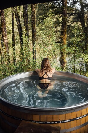 Bain à remous extérieur