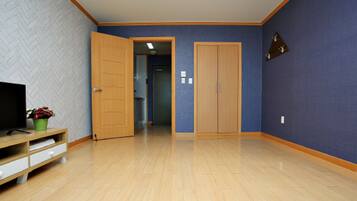 Family Room | Free WiFi