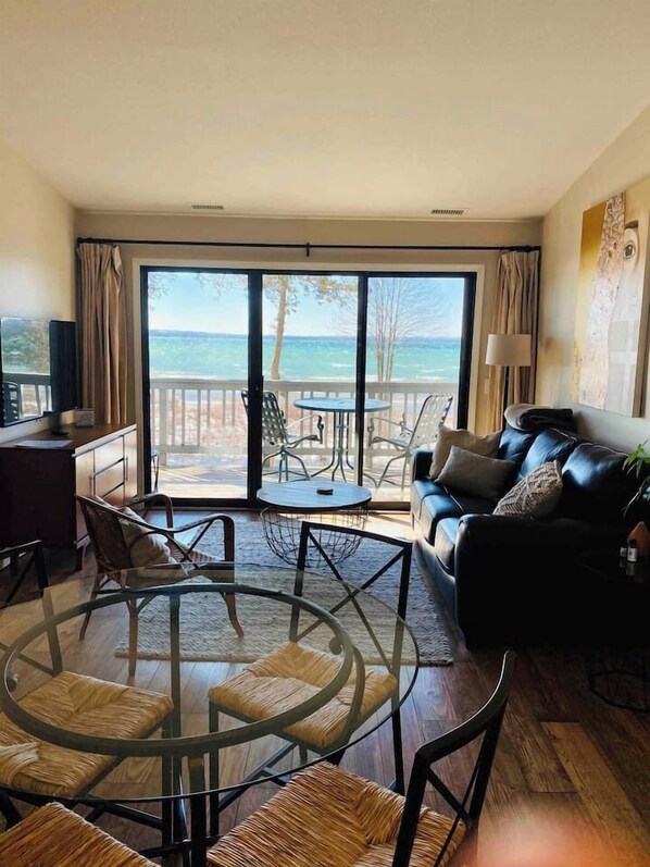 TV, music library, video library