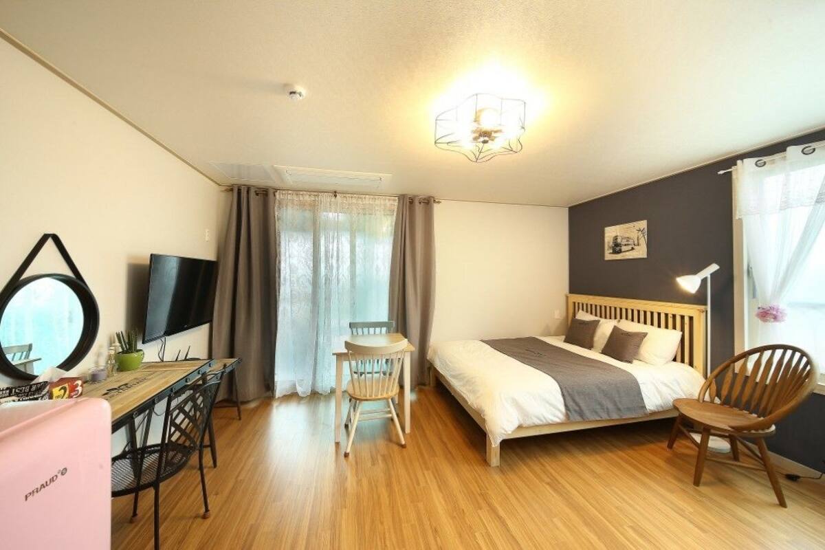 Couple Room | Individually decorated, individually furnished, free WiFi