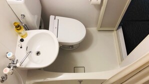 Chuveiro/banheira combinados, banheira de imersão, secador de cabelo 