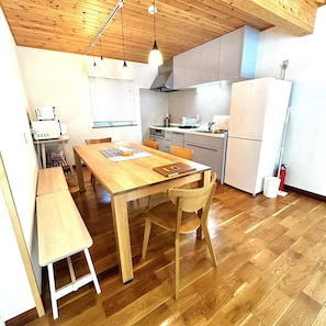 Comfort-Villa | Eigene Küche | Kühlschrank, Mikrowelle, Herdplatte, Geschirrspüler