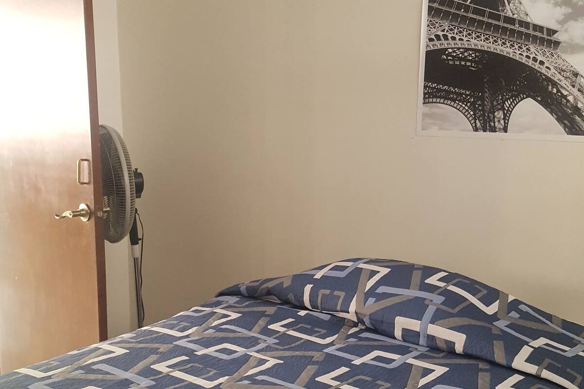 Individually decorated, free WiFi, bed sheets
