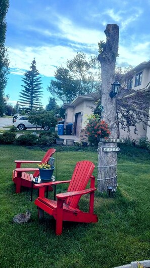Front of property - Brother Li Homestay (Calgary)