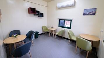 Free daily full breakfast