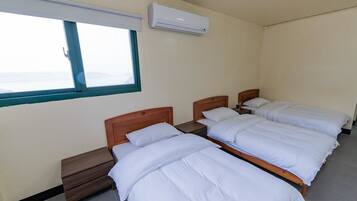 Double Room, Ocean View | Desk, soundproofing, free WiFi, bed sheets