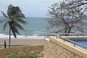Beach nearby, sun-loungers, beach towels