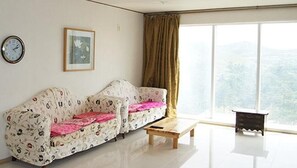 Ferienhaus, 2 Schlafzimmer, 2 Bäder (Nature and Sori, 43 PY) | Wohnzimmer