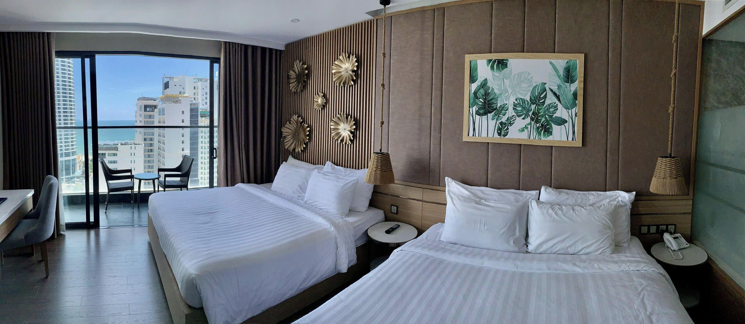 family partial sea view with balcony | 1 bedroom, minibar, in-room safe, desk