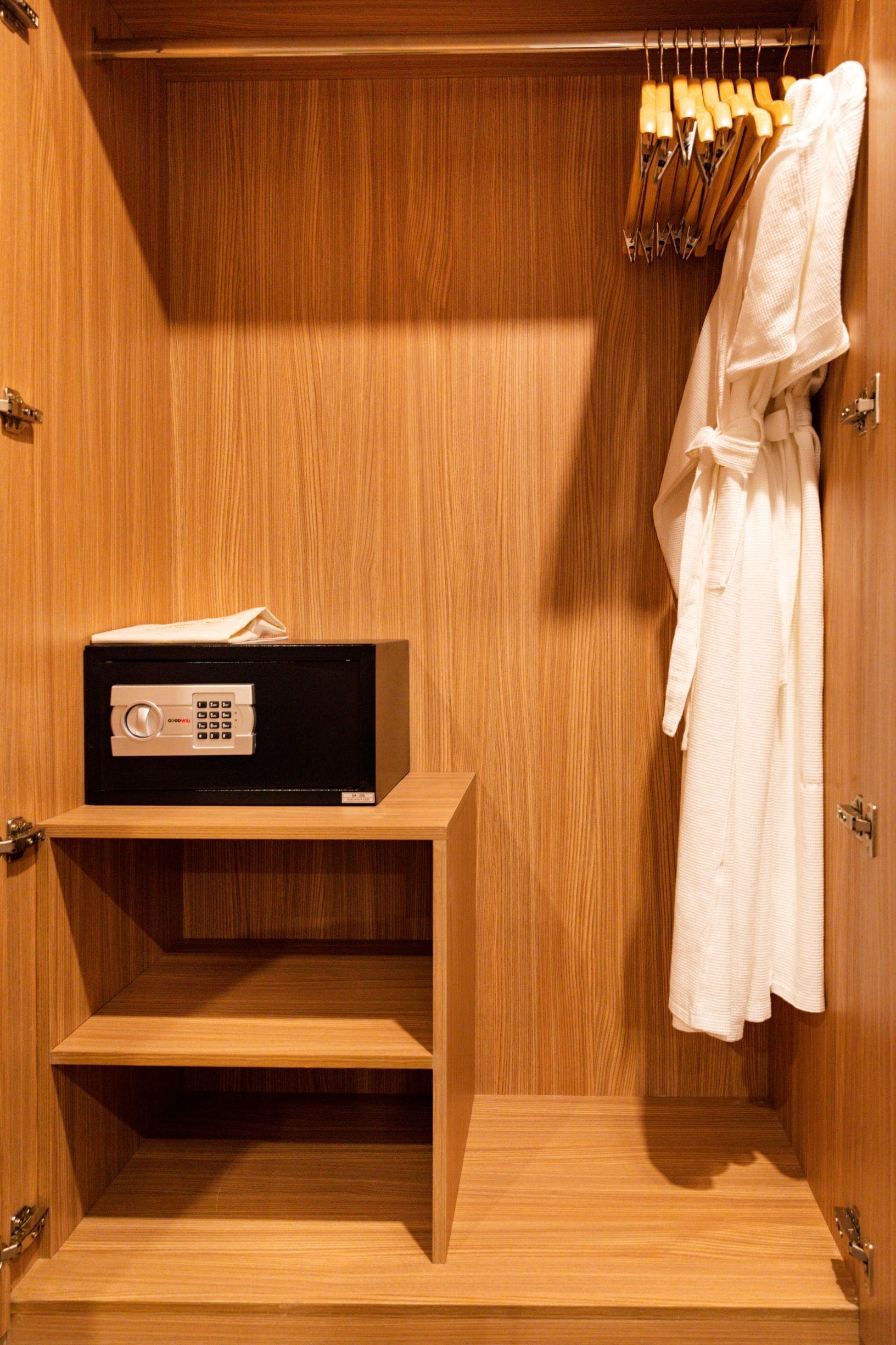 1 bedroom, minibar, in-room safe, desk