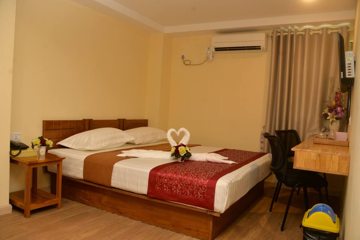 Superior Double Room | Minibar, in-room safe, desk, soundproofing