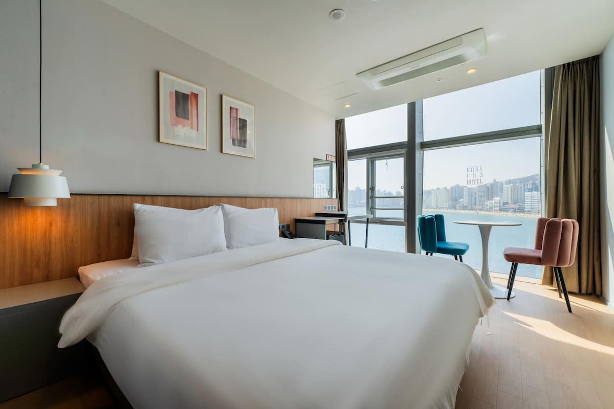 Ocean Deluxe Double(Ocean View) | Individueel gedecoreerd, individueel gemeubileerd, een bureau