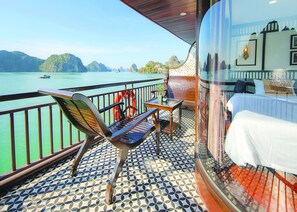 Balcony view - Sena Cruises Wonder On Lan Ha Bay (Ha Long)