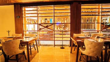 3 間酒吧/酒廊、池畔酒吧、海灘酒吧