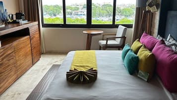 Luxury Junior Suite King Bed | 1 chambre, draps en coton égyptien, literie de qualité supérieure