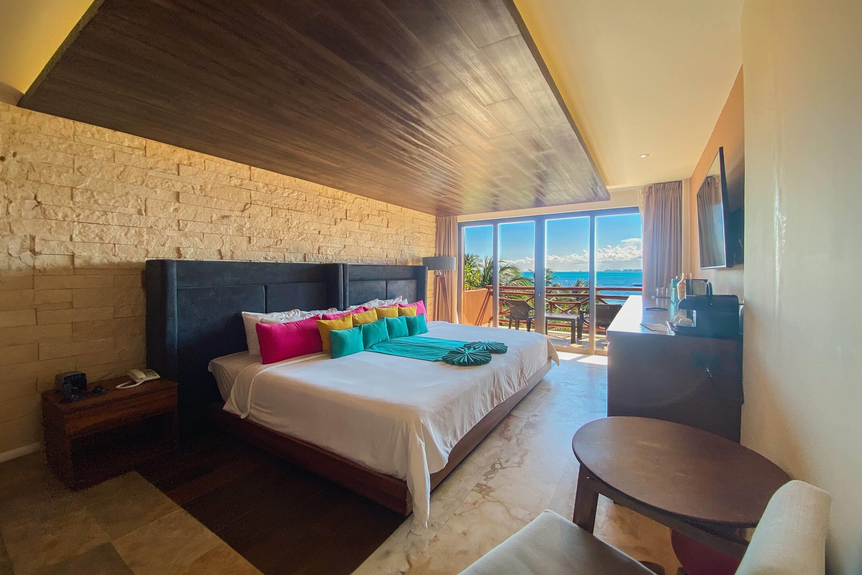 Junior Suite, 1 King Bed, Non Smoking