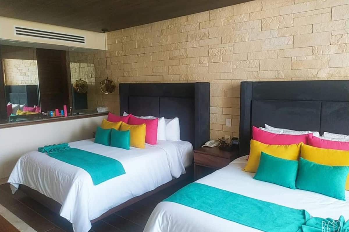 1 bedroom, Egyptian cotton sheets, premium bedding, minibar